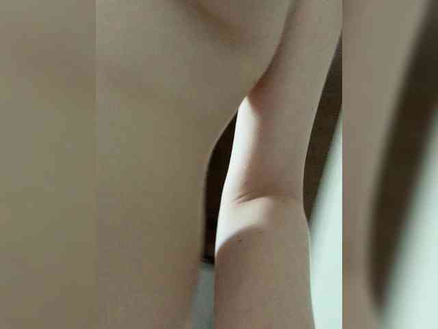 kisssssesmee Live Webcam on BongaCams