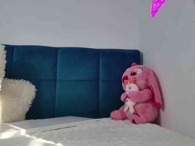 Mystique_Rose webcam