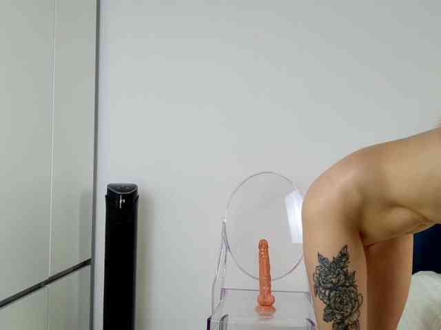 Mystique_Rose webcam