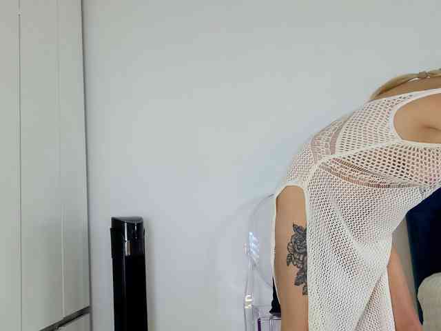 Mystique_Rose webcam