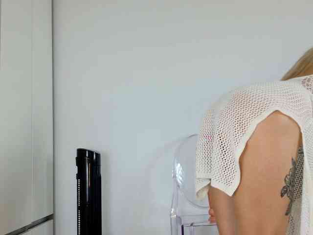 Mystique_Rose webcam