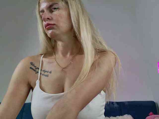 Mystique_Rose webcam