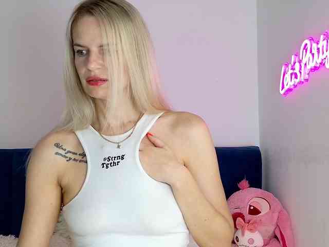 Mystique_Rose webcam