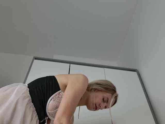 Zoluszka Sex Cam Show