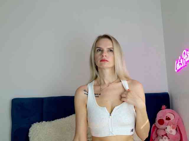 Mystique_Rose webcam
