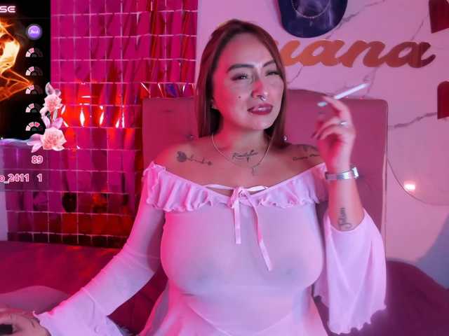 juanitafox live cam on BongaCams