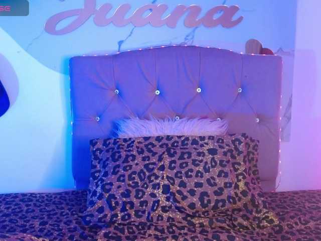 juanitafox live cam on BongaCams