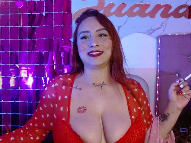 juanitafox live cam on BongaCams