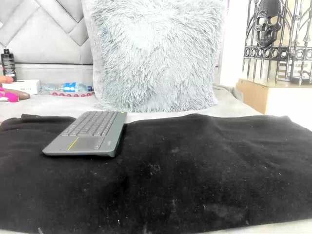 alicee-18 live cam on BongaCams