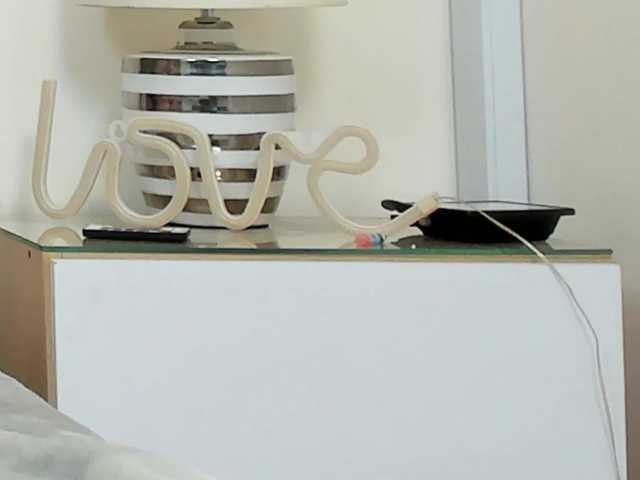 alicee-18 live cam on BongaCams