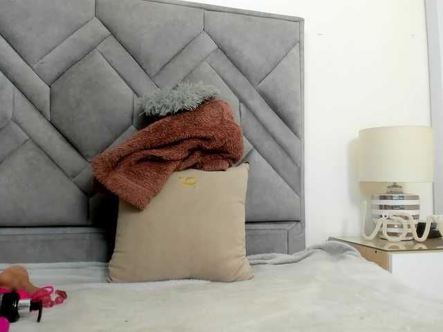 alicee-18 live cam on BongaCams