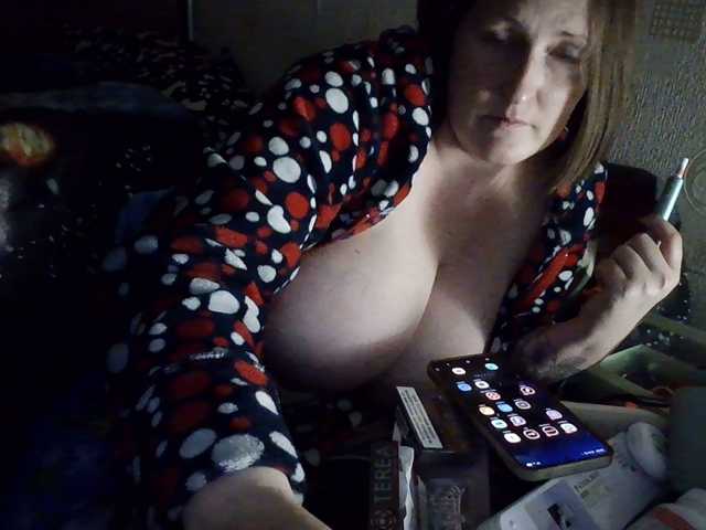 AllaSowinskaya, en directo ahora en BongaCams