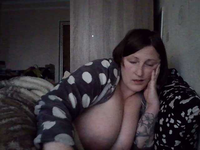 AllaSowinskaya live cam on BongaCams