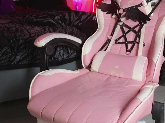 Devilsbride's BongaCams show and profile