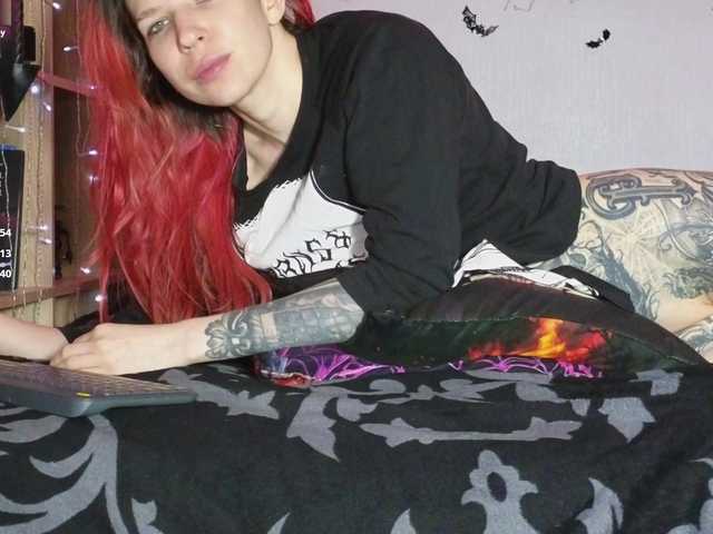 Devilsbride live cam on BongaCams