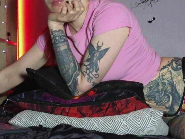 Devilsbride live cam on BongaCams
