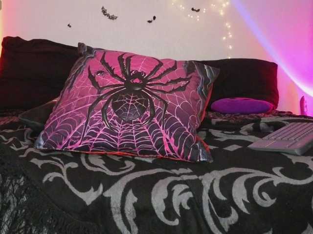 Devilsbride live cam on BongaCams