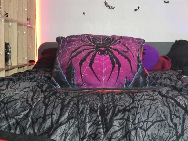 Devilsbride live webcam show