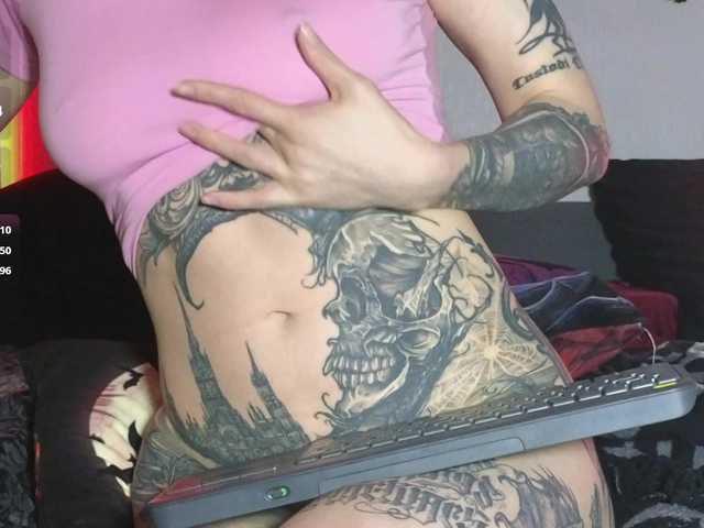 Devilsbride live cam on BongaCams