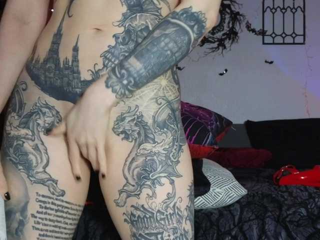 Devilsbride live cam on BongaCams