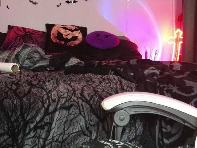 Devilsbride's BongaCams show and profile