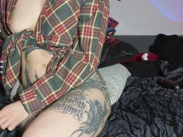 Devilsbride live cam on BongaCams