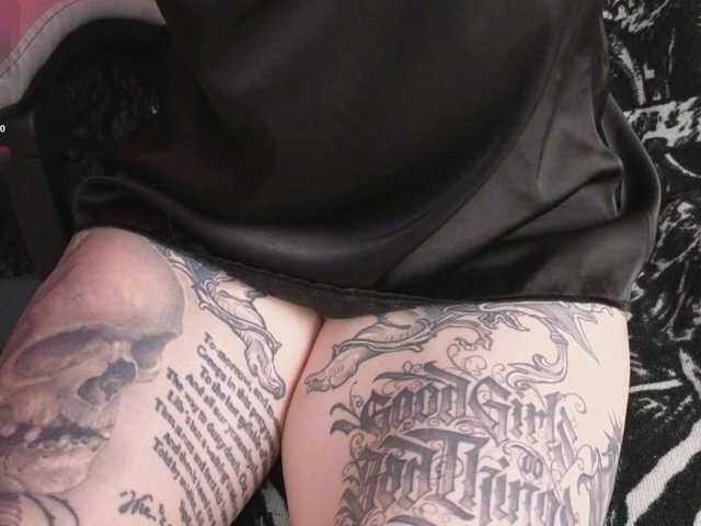 Devilsbride live cam on BongaCams