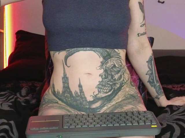 Devilsbride live cam on BongaCams
