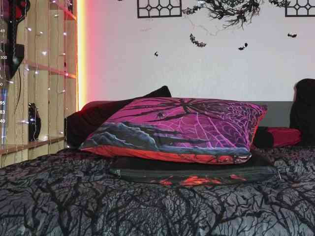 Devilsbride's webcam live show