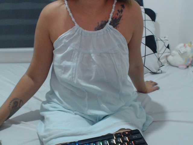 Asian-Susan Live Cam on BongaCams