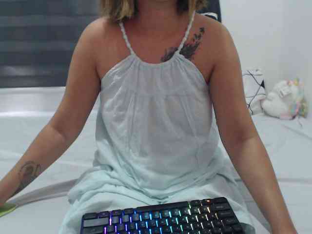 Asian-Susan webcam