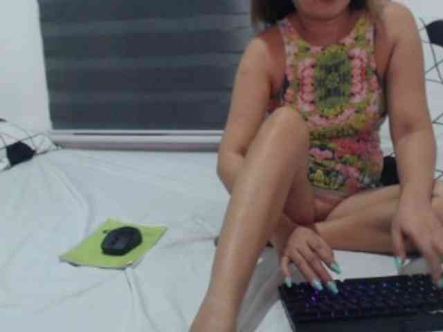 Asian-Susan webcam