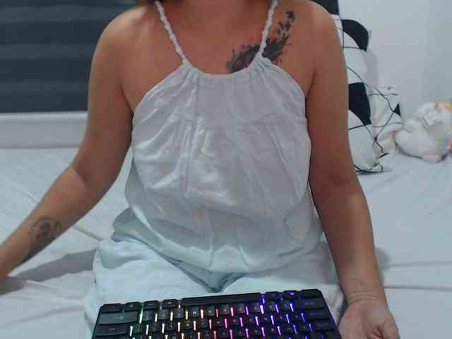 Asian-Susan webcam