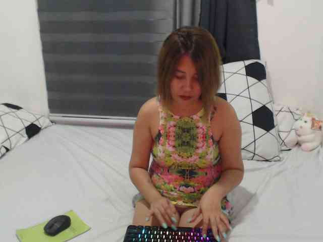 Asian-Susan webcam