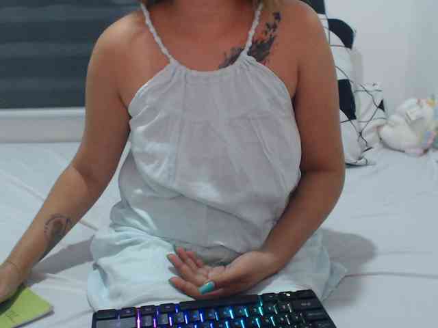 Asian-Susan webcam