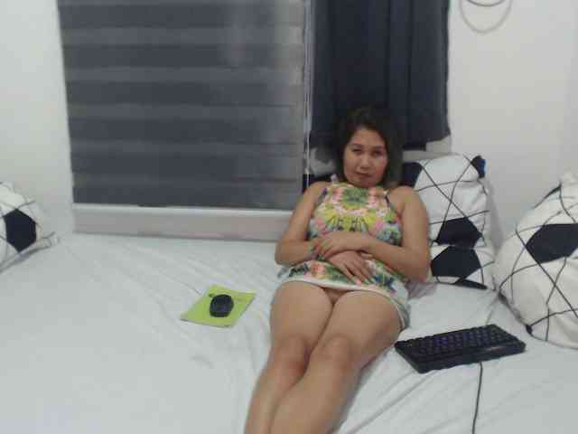 Asian-Susan webcam