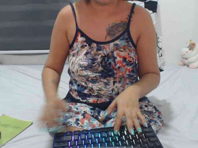 Asian-Susan webcam