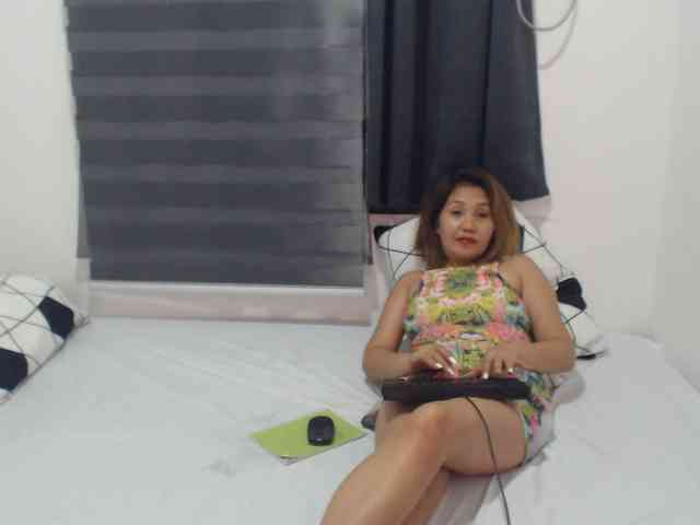 Asian-Susan webcam