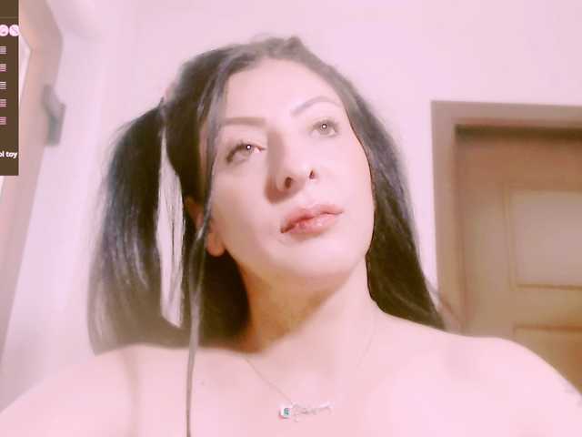 SexyAlina123 live cam on BongaCams