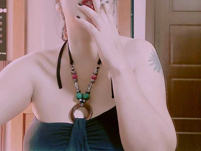 SexyAlina123 live cam on BongaCams