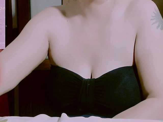 SexyAlina123 live cam on BongaCams