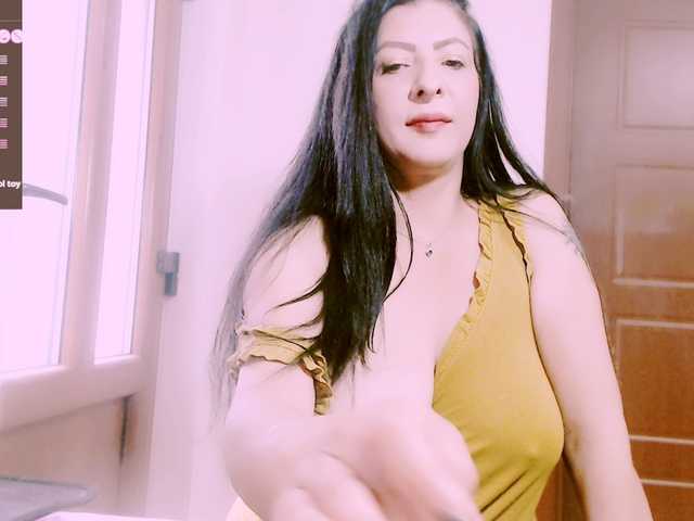 SexyAlina123 live cam on BongaCams