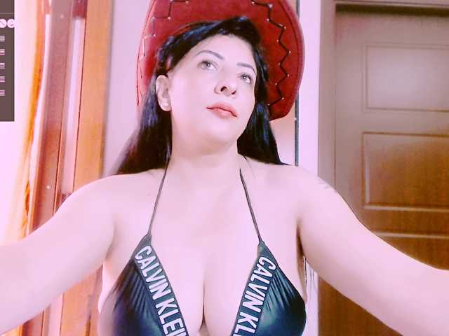SexyAlina123 live cam on BongaCams