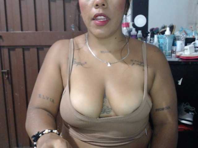 Pocahontas17 live cam on BongaCams