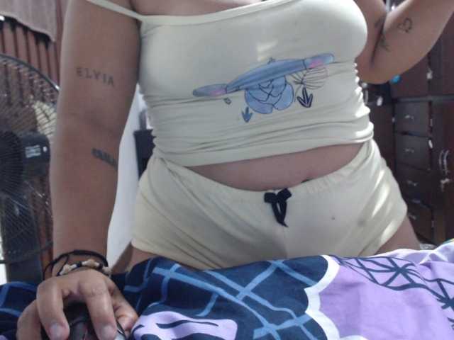 Pocahontas17 live cam on BongaCams
