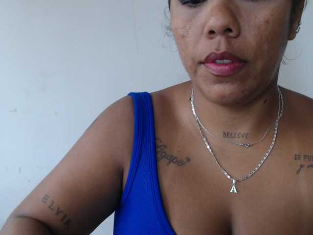 Pocahontas17 live cam on BongaCams