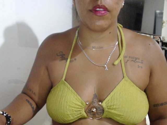 Pocahontas17 live cam on BongaCams