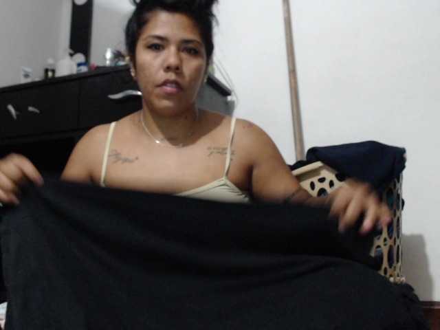 Pocahontas17 live cam on BongaCams