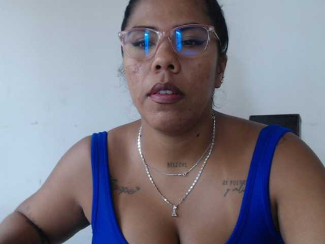 Pocahontas17 live cam on BongaCams