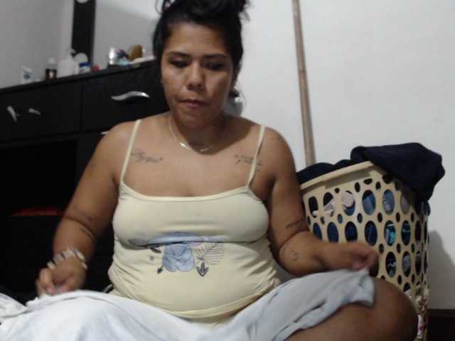 Pocahontas17 live cam on BongaCams